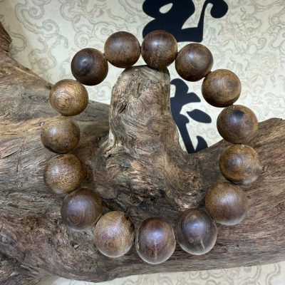 Chuỗi Trầm hương tự nhiên cận chìm nước 14mm