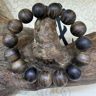Chuỗi Trầm hương tự nhiên cận chìm nước 14mm
